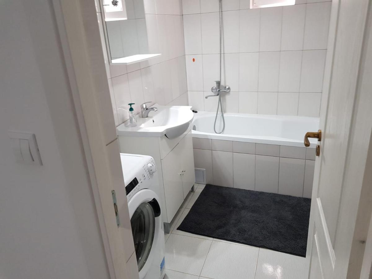 Apartament 8 Central Targu Mures Exterior photo